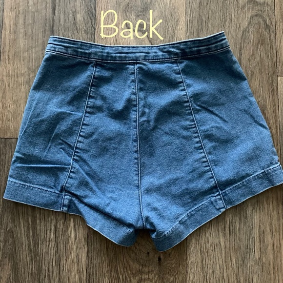 H&M High Waisted Shorts - Picture 2 of 5